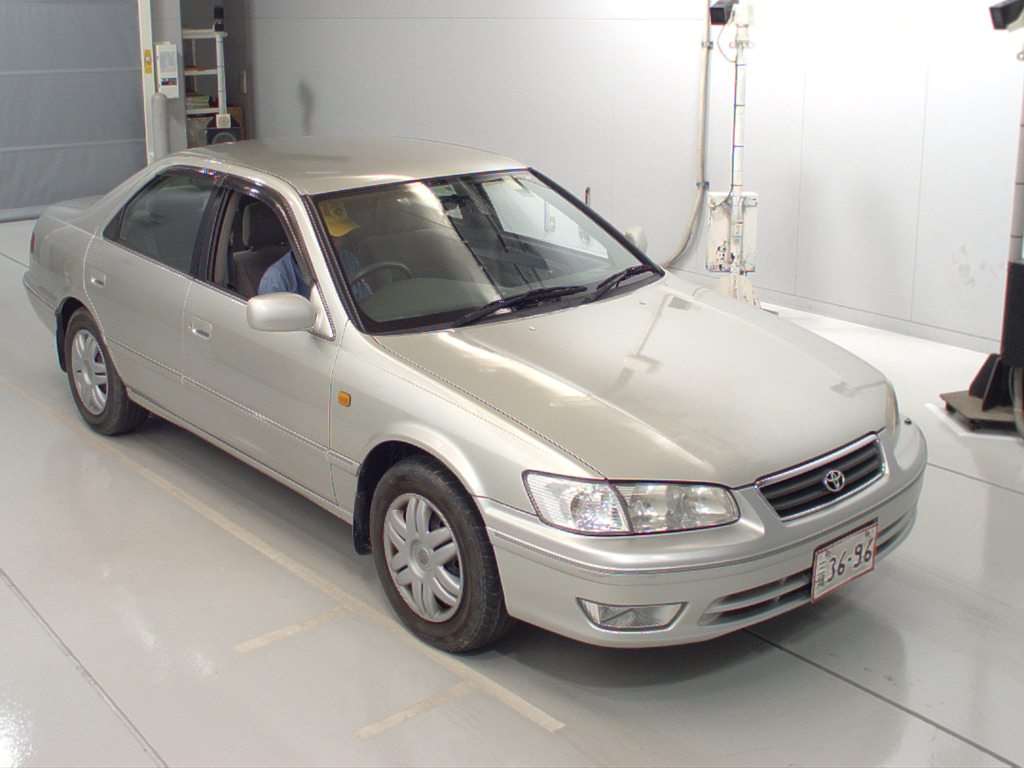 TOYOTA CAMRY GRACIA