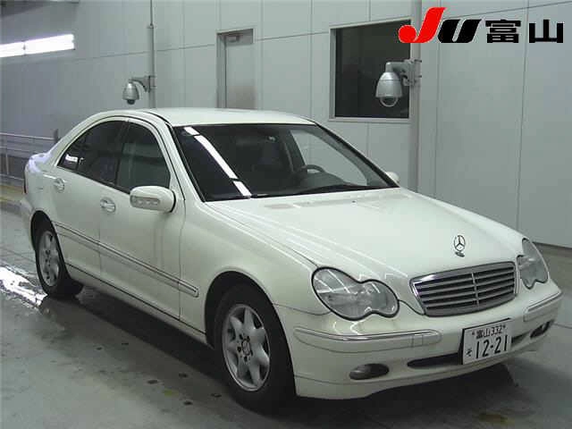 MERSEDES BENZ C200