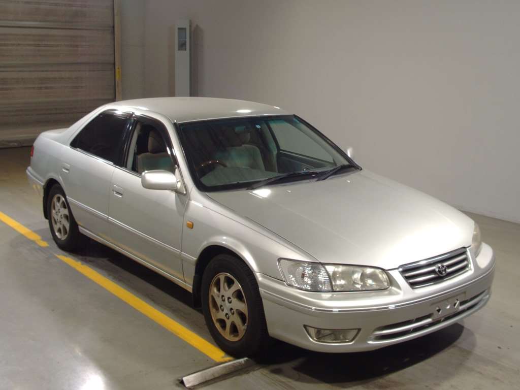 TOYOTA CAMRY GRACIA