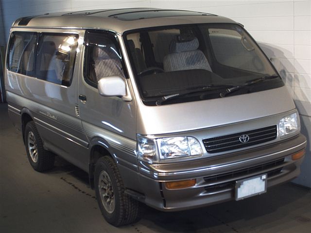 TOYOTA HIACE