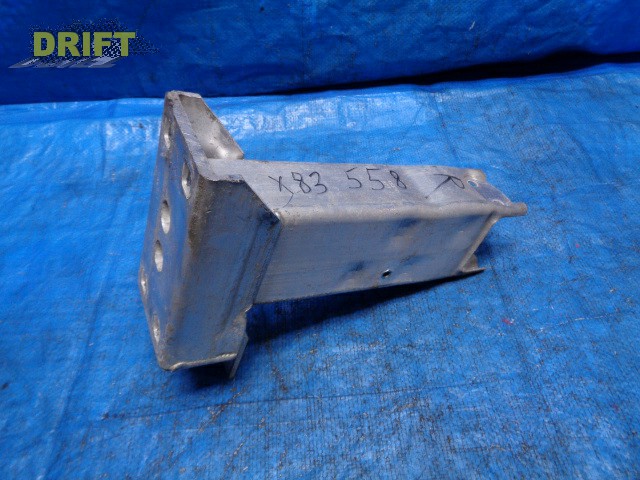 кронштейн усилителя бампера