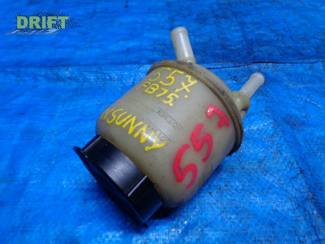 бачок гидроусилителя