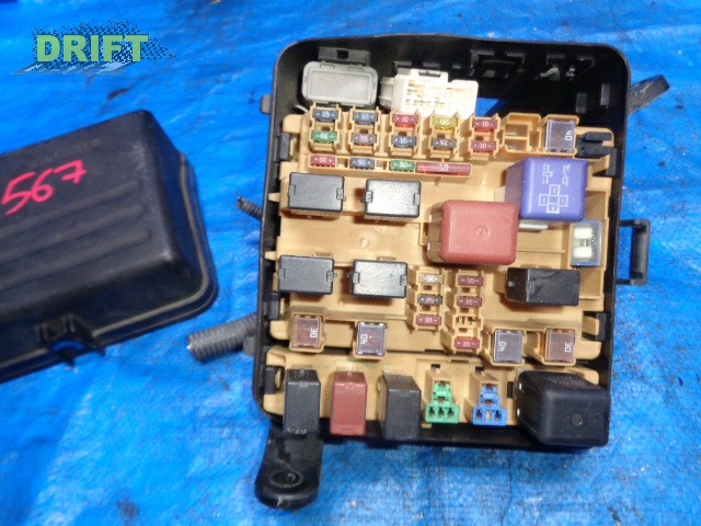 блок предохранителей блок предохранителей