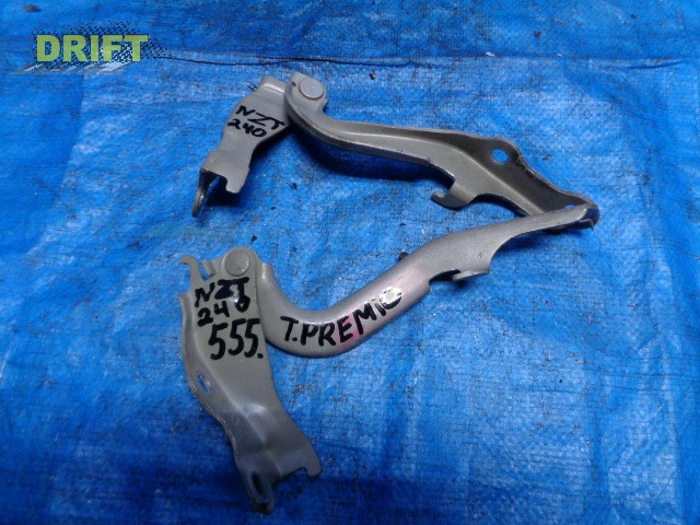 петля капота