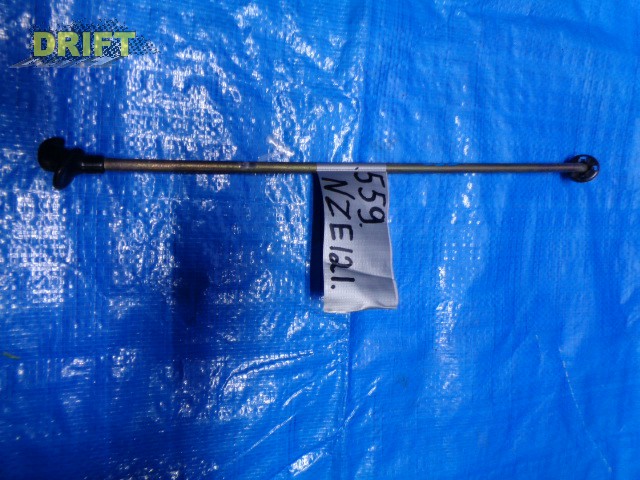 держатель капота