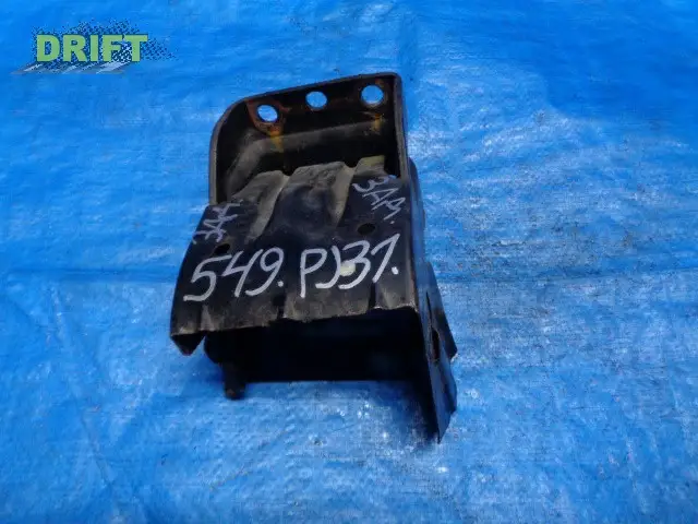 кронштейн опоры двигателя