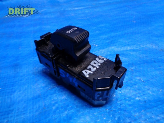 кнопка стеклоподъемника