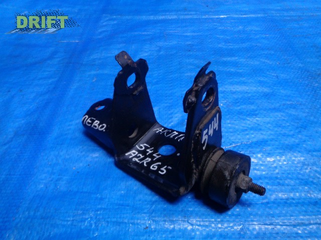 кронштейн опоры двигателя