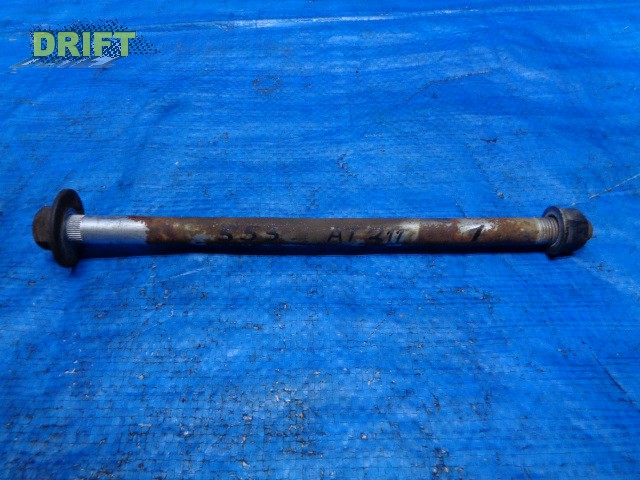 болт крепежный тяг