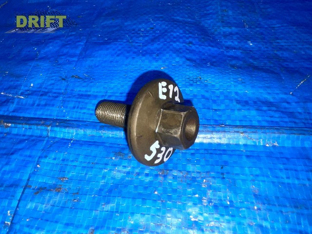 болт шкива коленвала