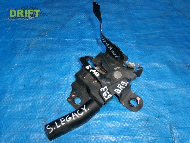 замок капота