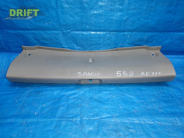 накладка замка багажника