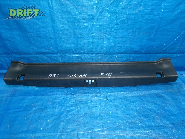 накладка замка багажника