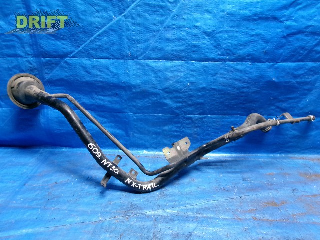 горловина топливного бака