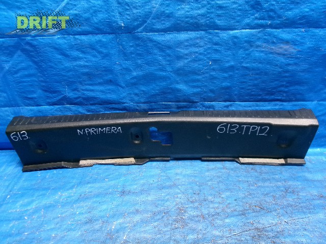 накладка замка багажника