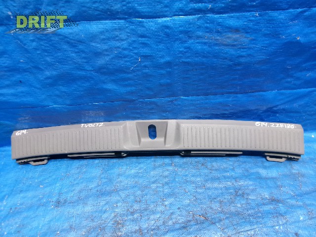 накладка замка багажника