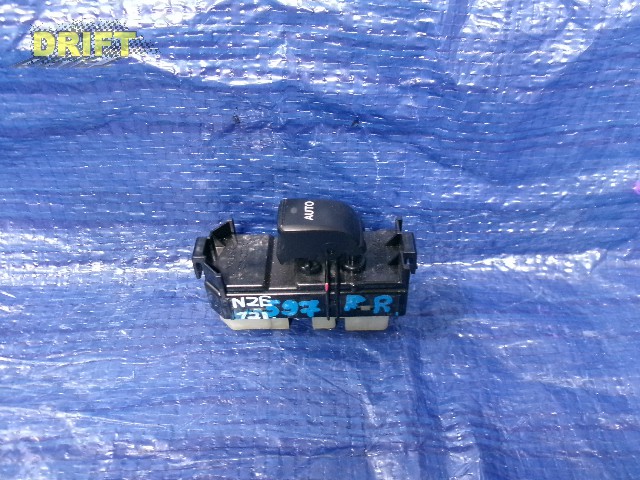 кнопка стеклоподъемника