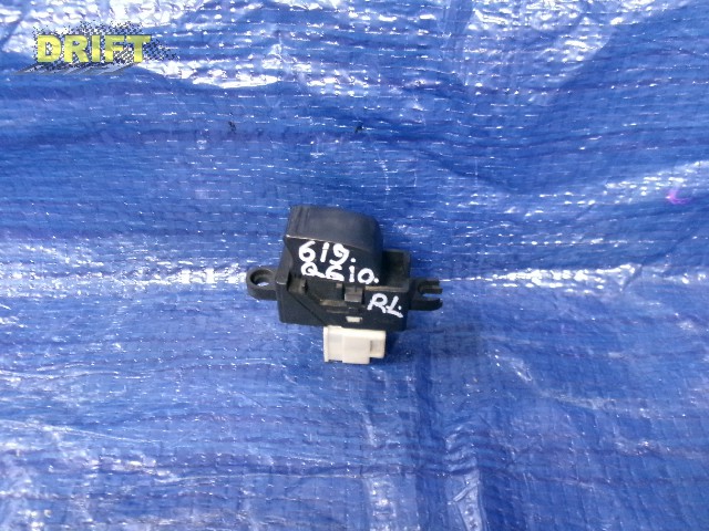 кнопка стеклоподъемника