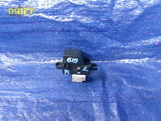 кнопка стеклоподъемника