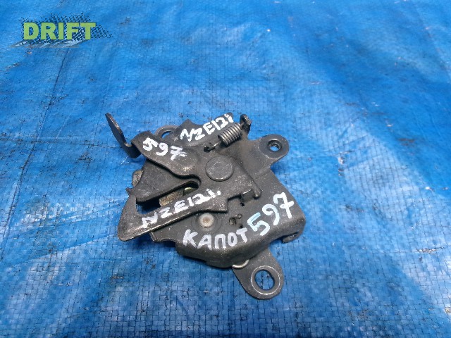 замок капота