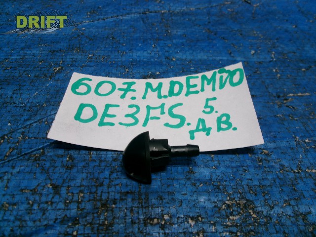 форсунка омывателя заднего стекла