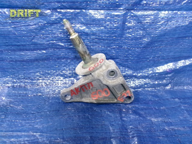 кронштейн опоры двигателя