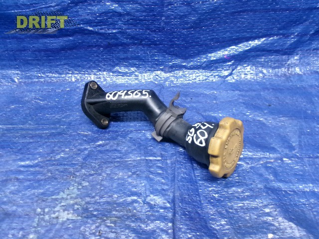 маслозаливная горловина