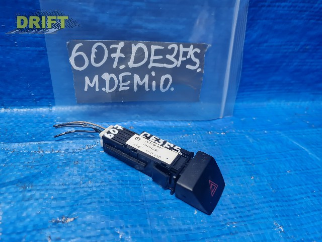 кнопка аварийной сигнализации