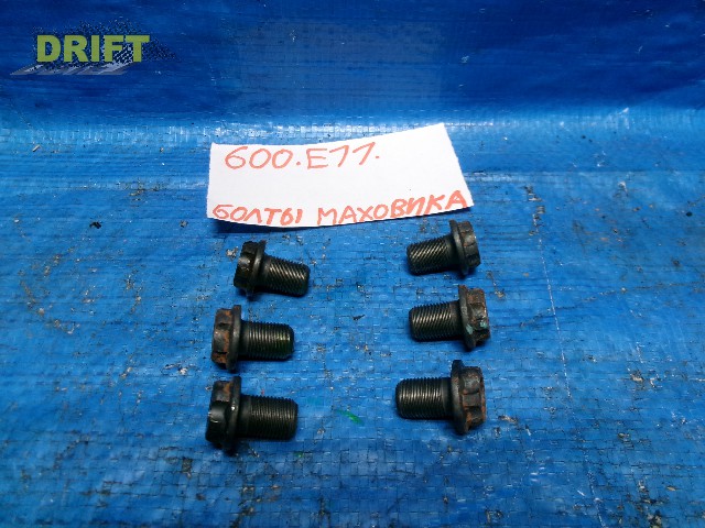 болт маховика