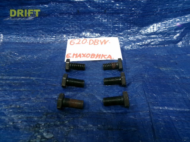болт маховика