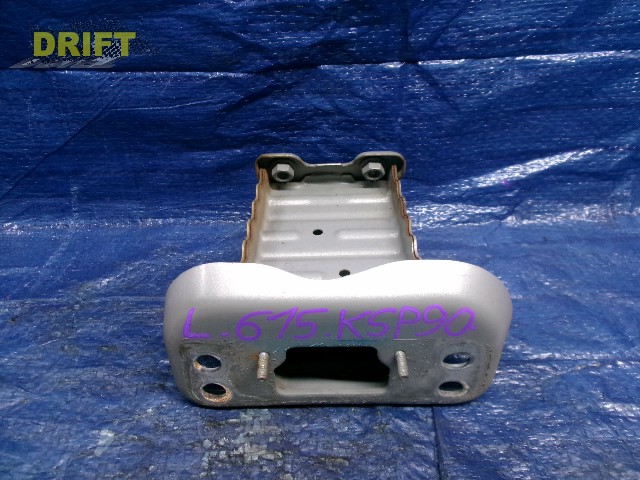 кронштейн усилителя бампера