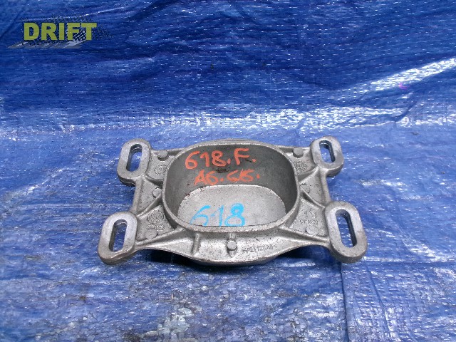 кронштейн опоры двигателя