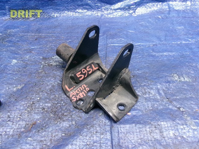 кронштейн опоры двигателя