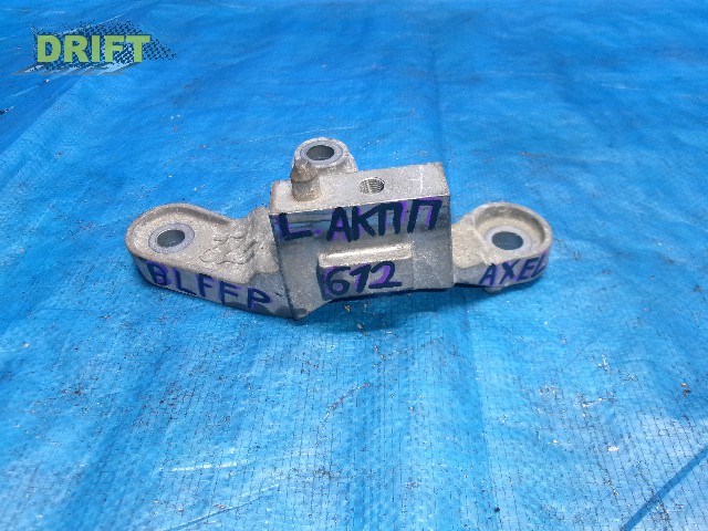 кронштейн опоры двигателя