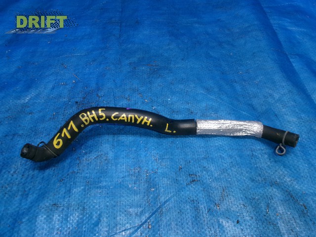 патрубок сапуна