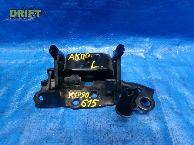 кронштейн опоры двигателя